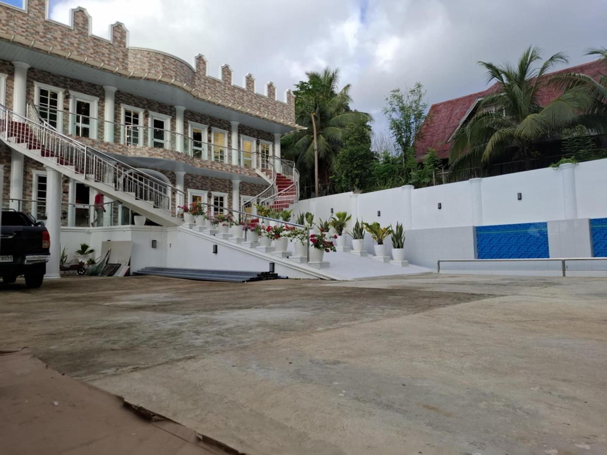 Lazi Siquijor Island Castle Resort מראה חיצוני תמונה